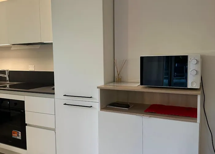 White بيت للعطل *